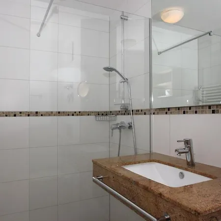 Strandresort Rex Rugia Ferienwohnung 13-6Mit Sauna- Und Schwimmbadnutzung Im Ahoi Sellin Appartement Lobbe